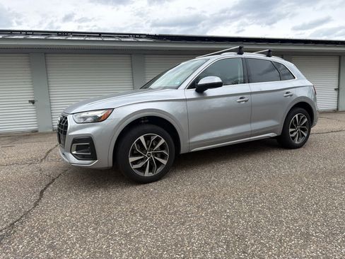 Used 2021 Audi Q5 2.0T Premium Plus w/ Premium Plus Package AWD/4WD image 2