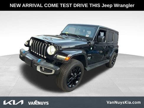 Used 2023 Jeep Wrangler Unlimited Sahara image 3