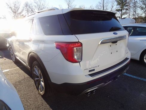 Certified 2022 Ford Explorer Platinum w/ Equipment Group 601A image 4