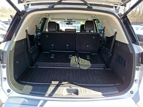 Used 2023 Nissan Pathfinder SL w/ Lighting Package (N92) image 29