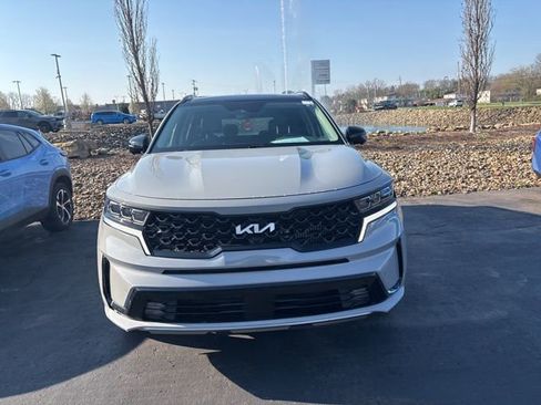 Used 2022 Kia Sorento SX image 2