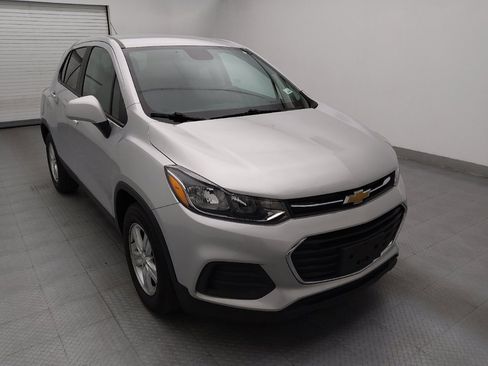 Used 2020 Chevrolet Trax LS w/ Tint and Cruise Package FWD image 13