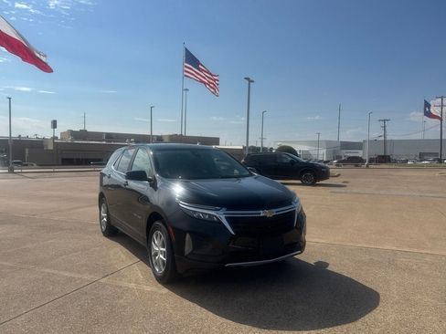 Used 2023 Chevrolet Equinox LT AWD/4WD image 1