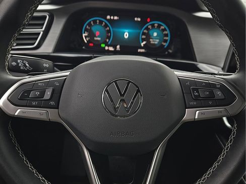 Used 2024 Volkswagen Atlas Cross Sport SE image 20