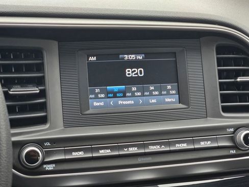 Used 2019 Hyundai Elantra SE w/ Cargo Package image 29