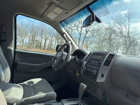 Used 2012 Nissan Frontier SV w/ SV Premium Utility Pkg image 23