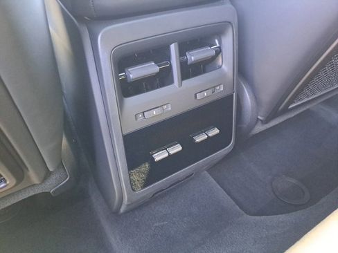 Certified 2025 Porsche Macan 4 Electric image 19