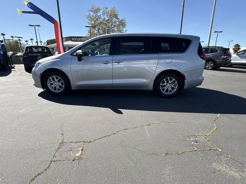Used 2023 Chrysler Voyager LX FWD image 33