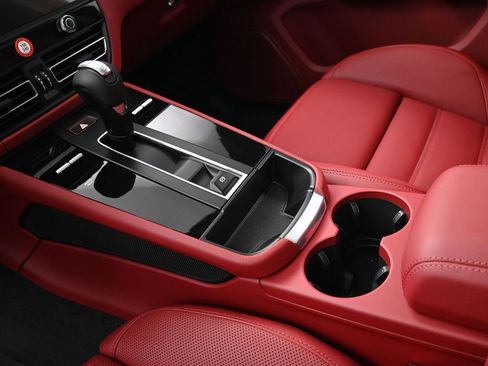 Used 2026 Porsche Macan GTS image 22