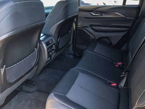 Used 2025 Jeep Grand Cherokee Laredo X RWD image 18
