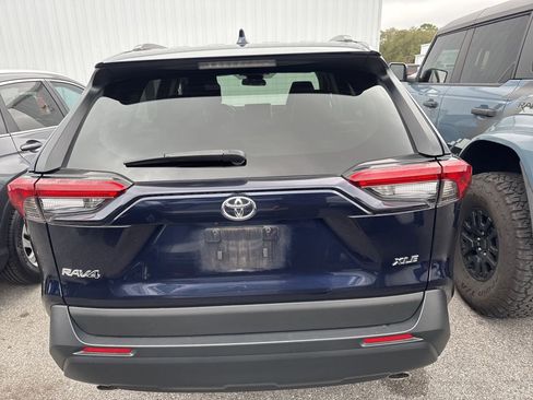 Used 2023 Toyota RAV4 XLE Premium image 8