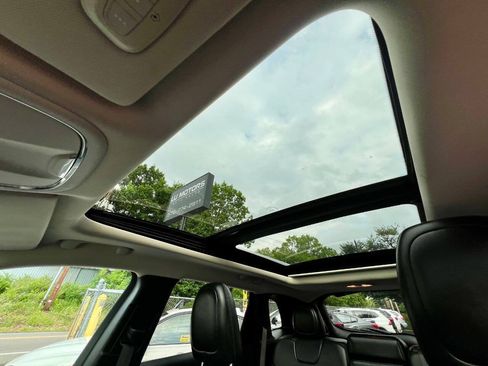Used 2016 Jeep Cherokee Limited AWD/4WD image 21