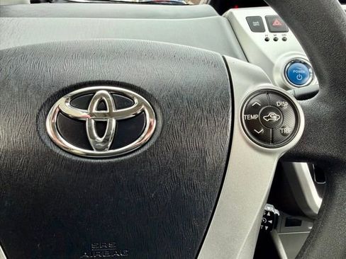 Used 2014 Toyota Prius V Three image 28