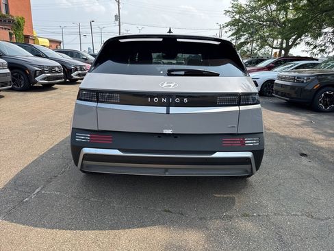 New 2025 Hyundai Ioniq 5 SEL image 6