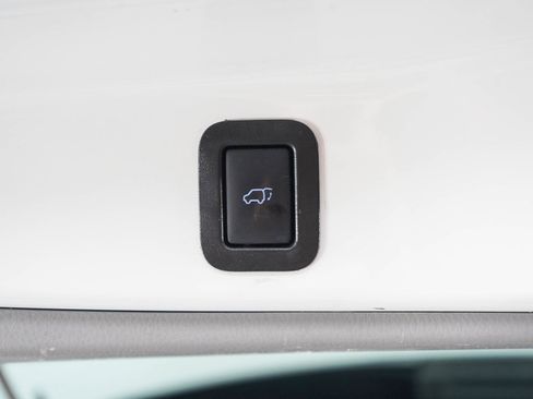 Used 2019 Toyota Highlander Limited AWD/4WD image 17