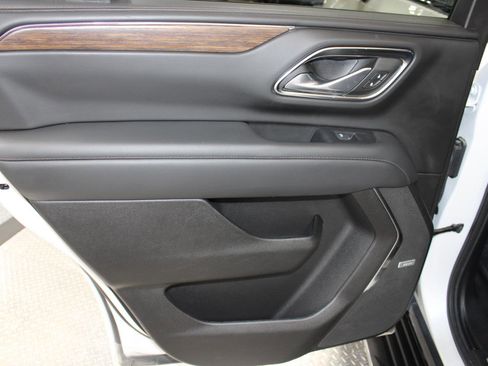 Used 2024 Chevrolet Tahoe High Country image 32