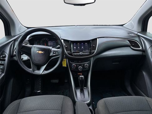 Used 2020 Chevrolet Trax LS image 21