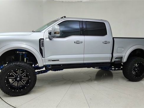 Used 2024 Ford F250 Limited w/ FX4 Off-Road Package image 3