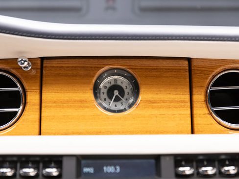 Used 2010 Rolls-Royce Phantom Drophead Coupe image 88