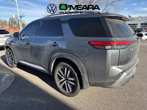 Used 2023 Nissan Pathfinder Platinum image 4