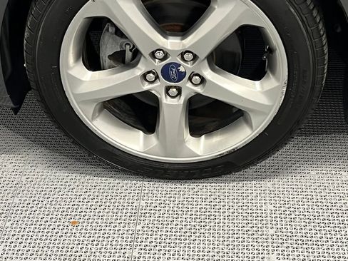 Used 2016 Ford Fusion SE FWD image 9