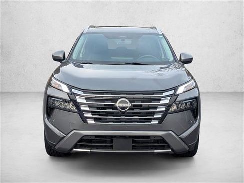 Used 2024 Nissan Rogue SL w/ SL Premium Package image 2