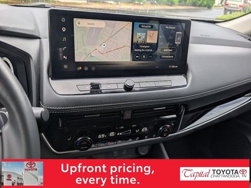 Used 2024 Nissan Rogue SL w/ SL Premium Package FWD image 18