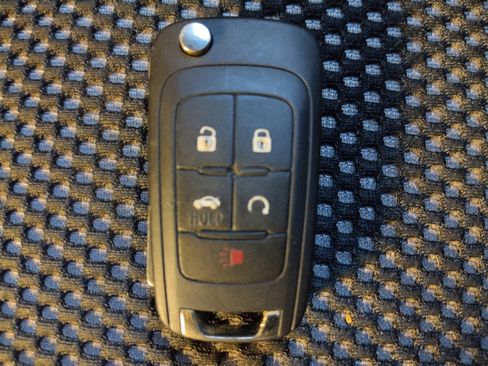 Used 2017 Chevrolet Equinox LT w/ Convenience Package image 32