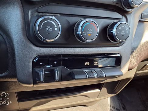 Used 2024 RAM 2500 Big Horn image 8