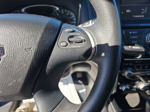 Used 2019 Nissan Pathfinder S image 22