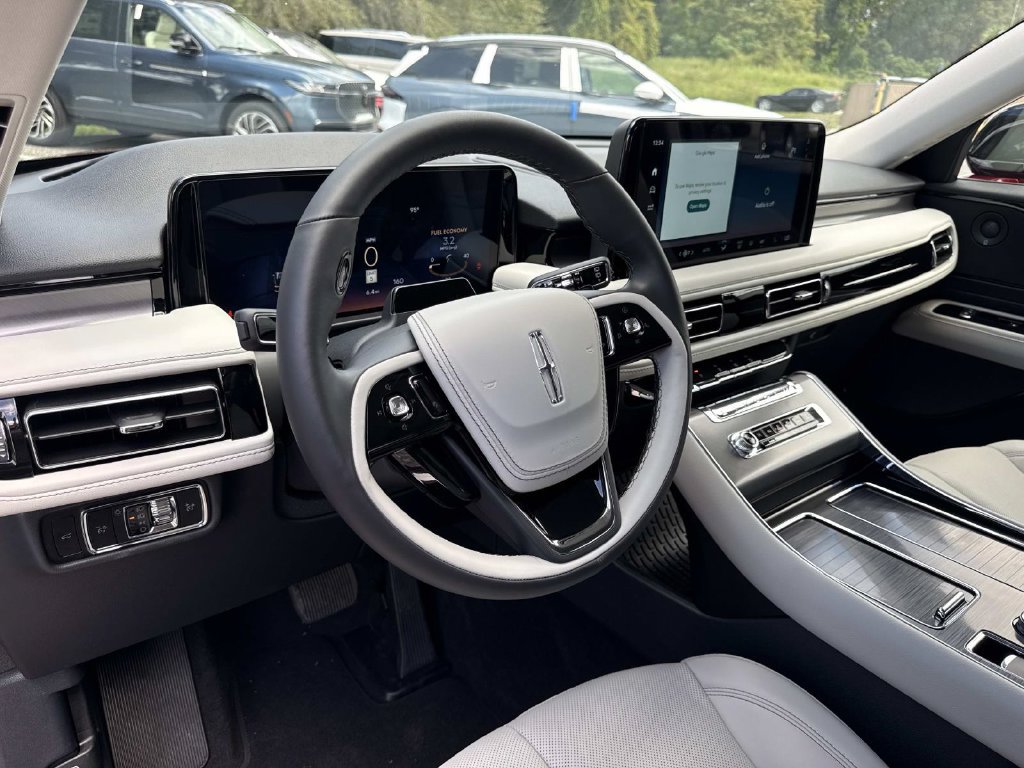 New 2027 Lincoln Aviator 2WD image 34