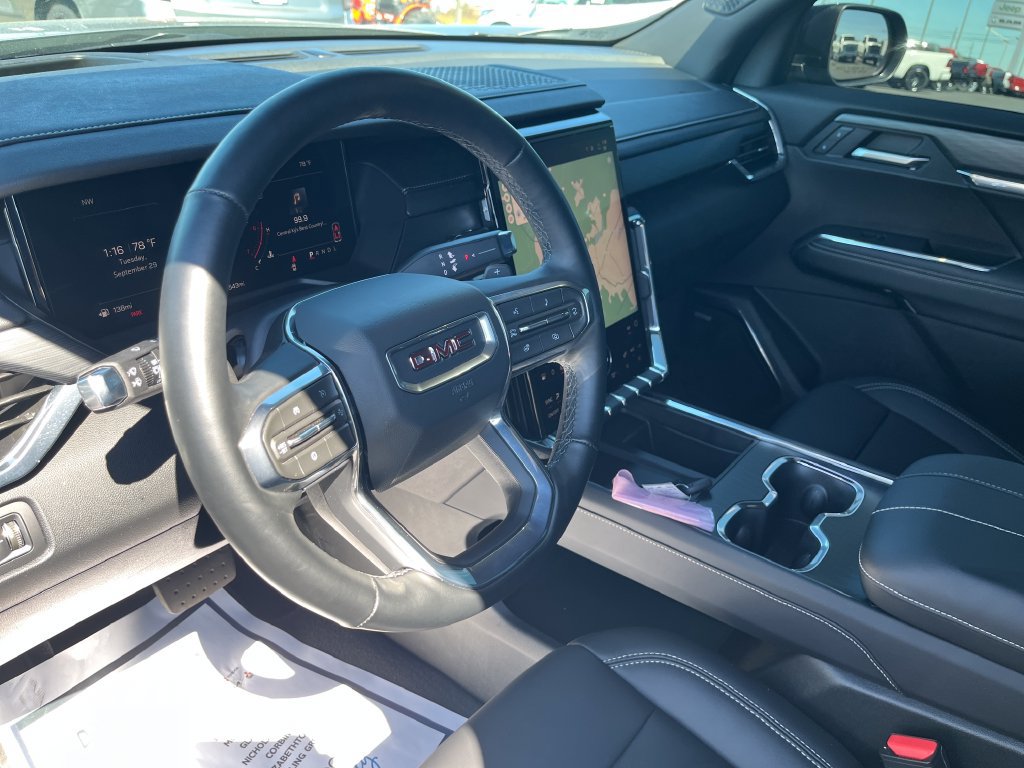 Used 2026 GMC Acadia Elevation w/ Elevation Premium Package FWD image 14