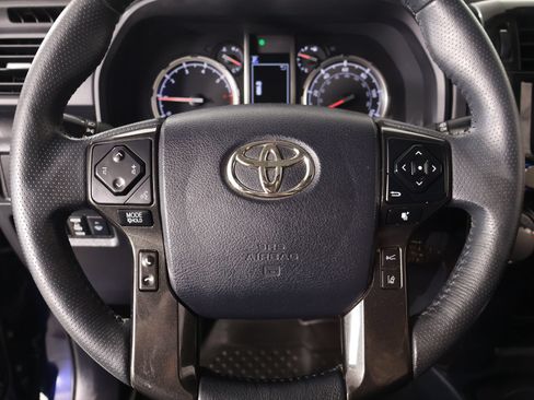 Used 2022 Toyota 4Runner TRD Off-Road Premium AWD/4WD image 3