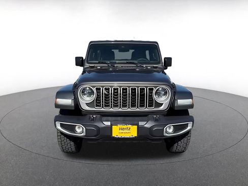 Used 2025 Jeep Wrangler Unlimited Sahara AWD/4WD image 4