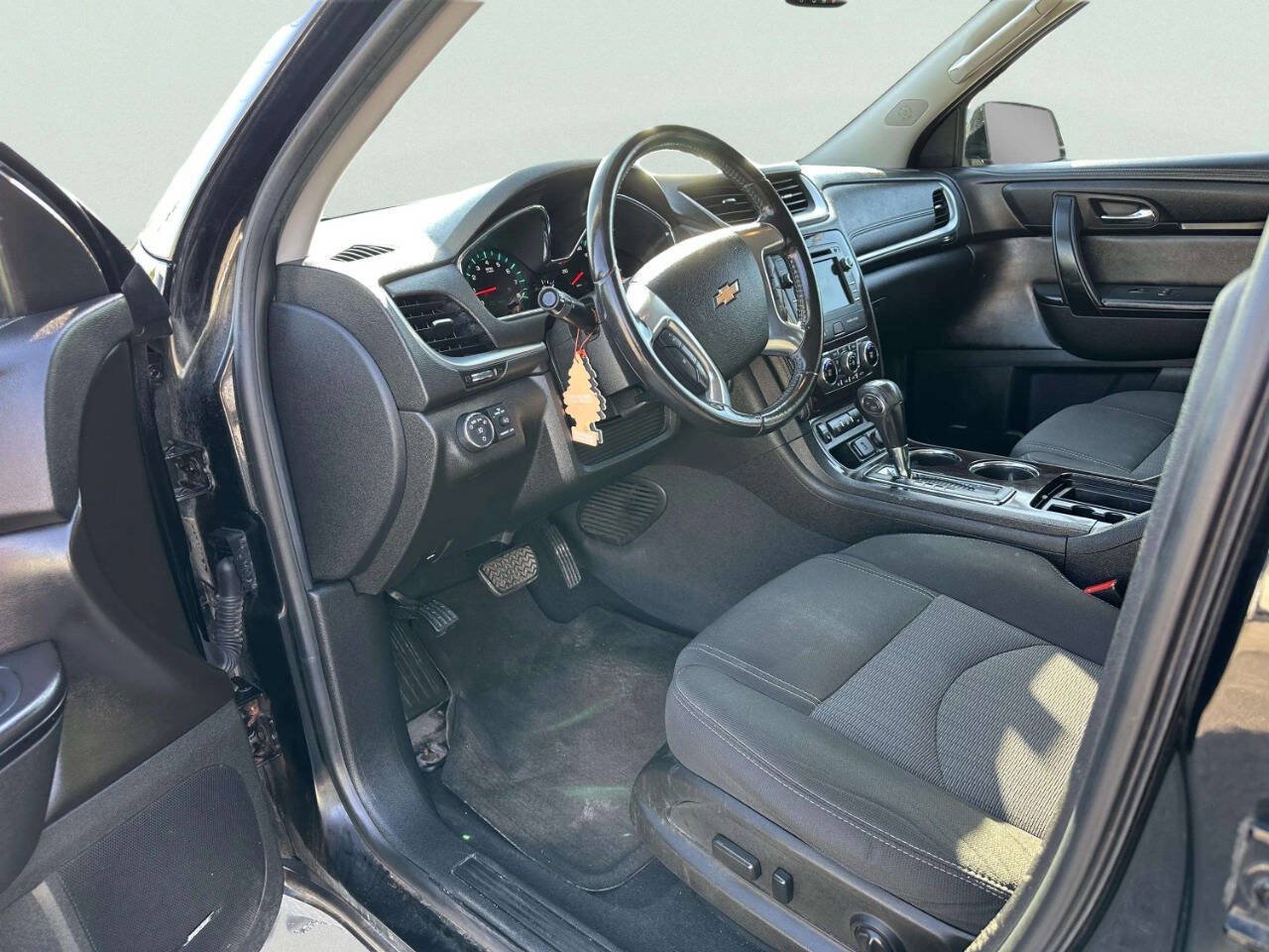 Used 2017 Chevrolet Traverse LT AWD/4WD image 9