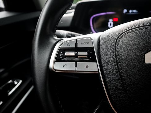 Used 2025 Kia Telluride S FWD image 19