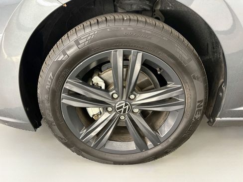 Used 2024 Volkswagen Jetta SE w/ Panoramic Sunroof Package FWD image 35