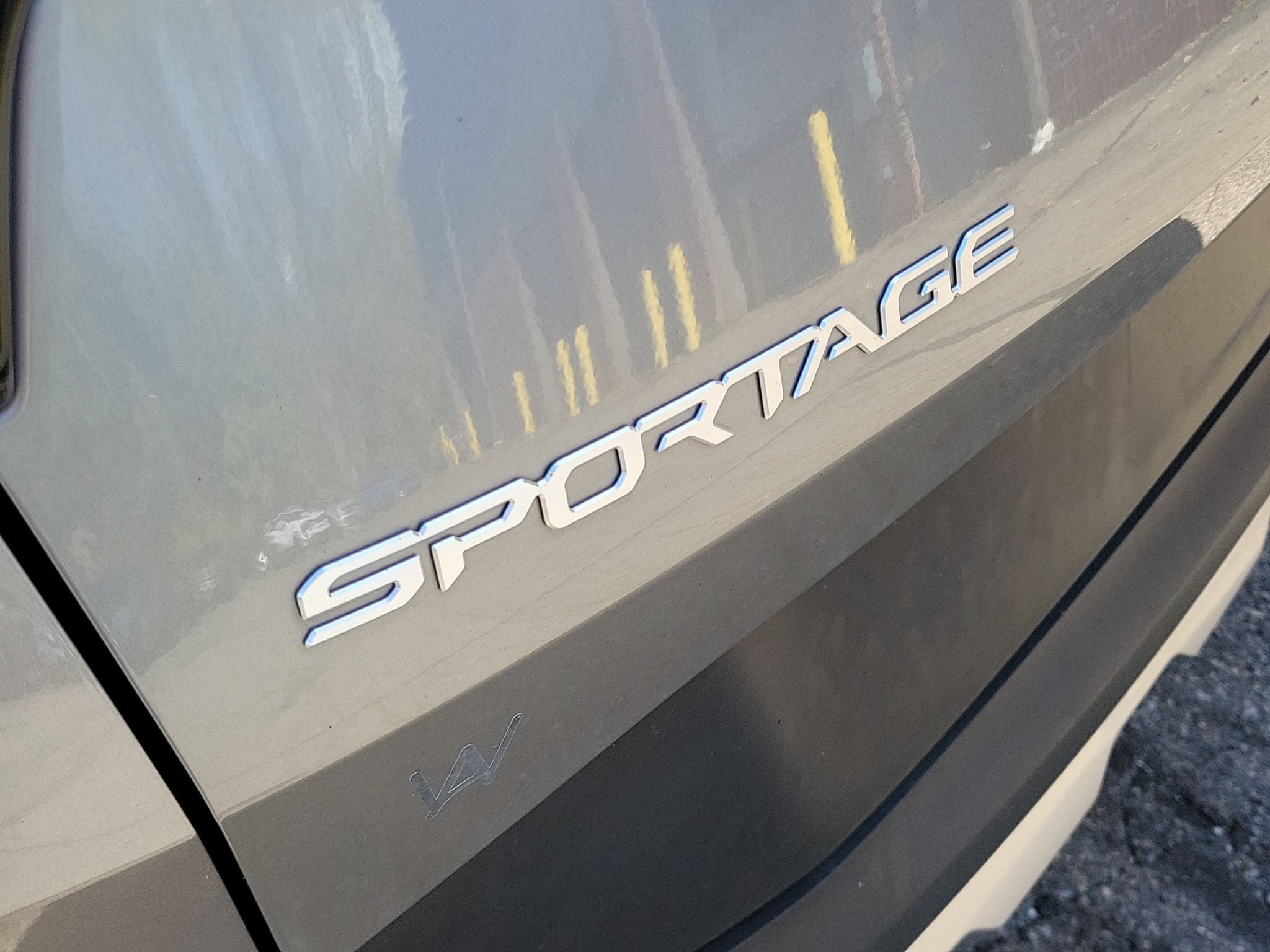 Used 2025 Kia Sportage LX FWD image 28