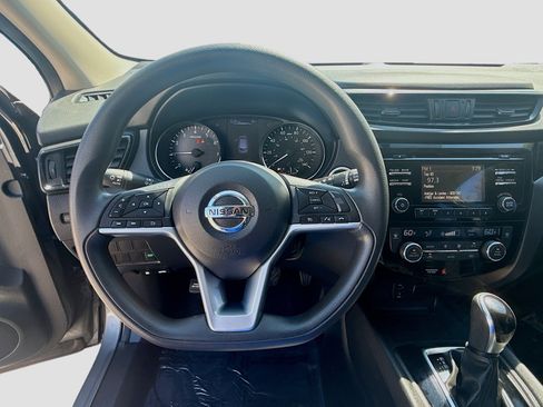 Used 2017 Nissan Rogue Sport SV image 10