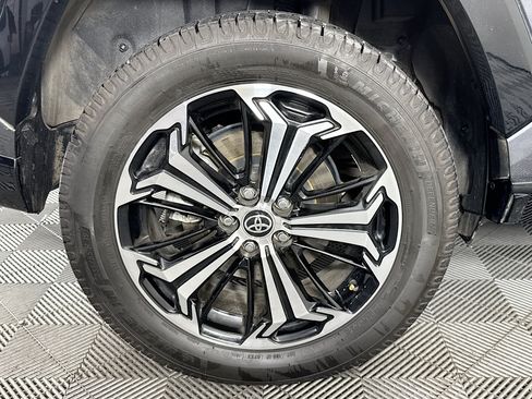 Used 2024 Toyota RAV4 XSE AWD/4WD image 31