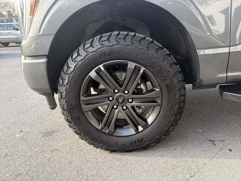 Used 2022 Ford F150 Lariat w/ Equipment Group 502A High image 11