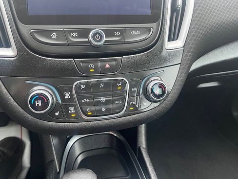 Used 2025 Chevrolet Malibu LT image 24