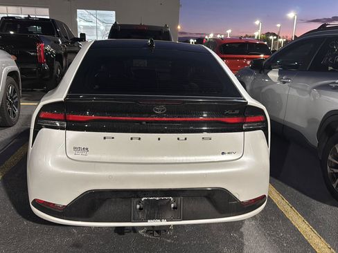 Used 2023 Toyota Prius XLE image 6