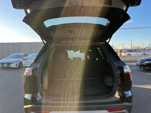 Used 2025 Chevrolet Equinox LT image 29