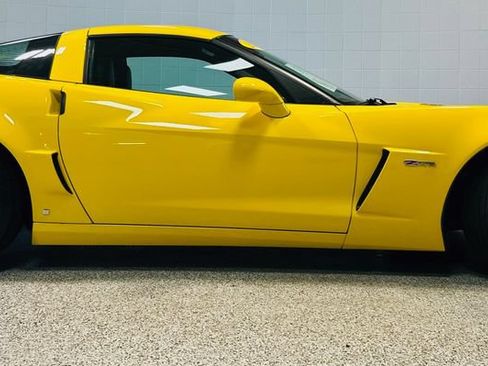 Used 2006 Chevrolet Corvette Z06 w/ Preferred Equipment Group RWD image 7