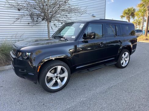 New 2026 Land Rover Defender 130 X-Dynamic SE image 1