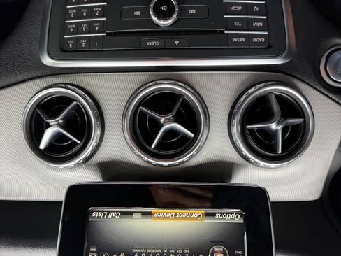 Used 2017 Mercedes-Benz GLA 250 4MATIC image 27
