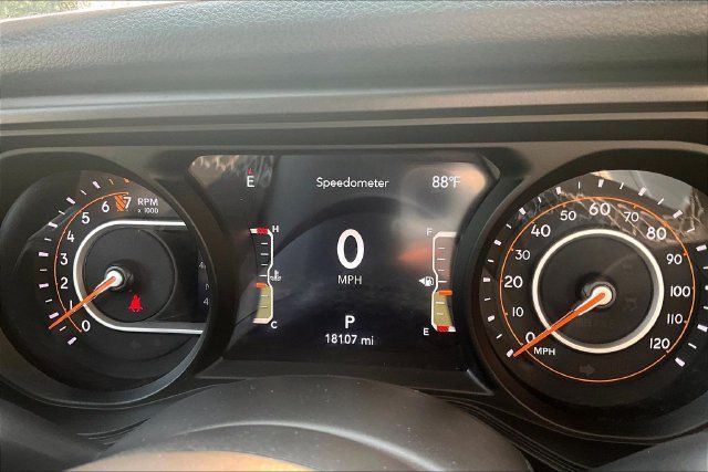 Used 2025 Jeep Gladiator Sport AWD/4WD image 17