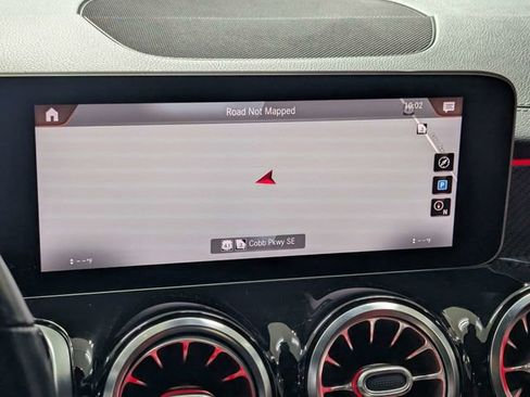 Used 2021 Mercedes-Benz GLB 250 w/ AMG Line image 15