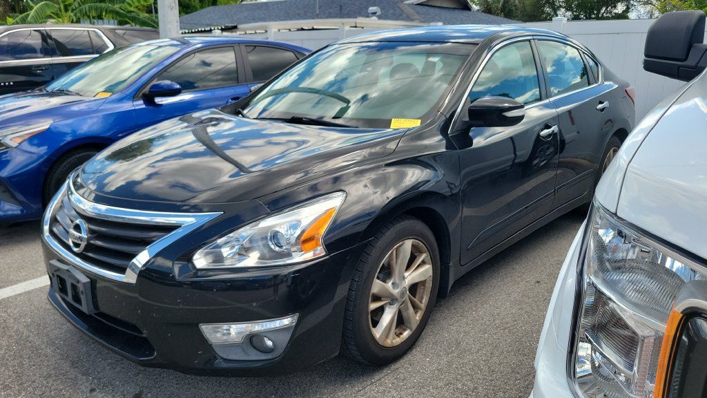 Used 2013 Nissan Altima 2.5 SL w/ Technology Pkg FWD image 1